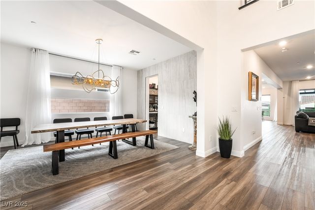 212 Harris Peak Street, Las Vegas, NV 89138