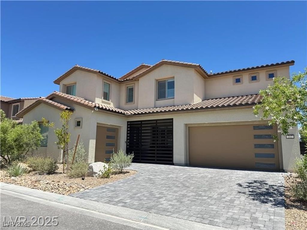 212 Harris Peak Street, Las Vegas, NV 89138