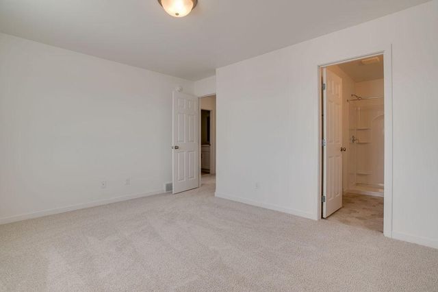 2517 36th Avenue S, Moorhead, MN 56560