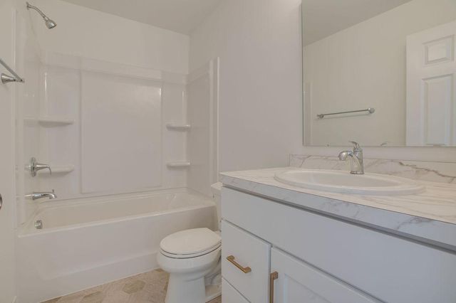 2517 36th Avenue S, Moorhead, MN 56560