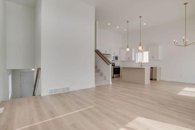 2517 36th Avenue S, Moorhead, MN 56560