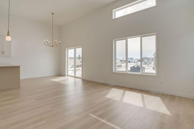 2517 36th Avenue S, Moorhead, MN 56560