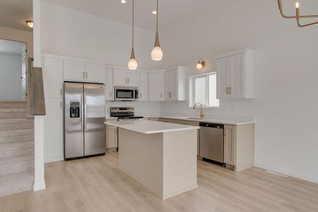 2517 36th Avenue S, Moorhead, MN 56560