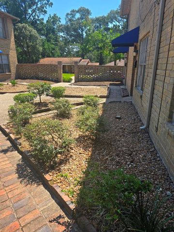 600 Hilliard Street 7, Conroe, TX 77301