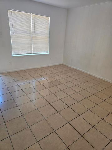 600 Hilliard Street 7, Conroe, TX 77301
