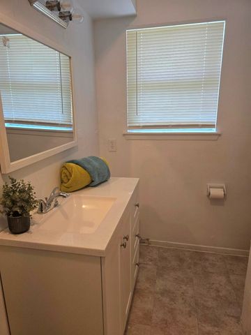 600 Hilliard Street 7, Conroe, TX 77301