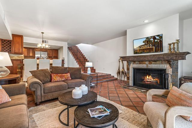 215 Calle Bravo, Palm Springs, CA 92264