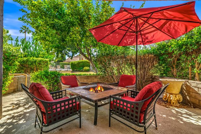 215 Calle Bravo, Palm Springs, CA 92264