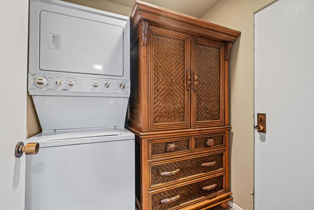 215 Calle Bravo, Palm Springs, CA 92264