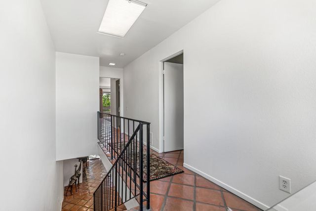 215 Calle Bravo, Palm Springs, CA 92264