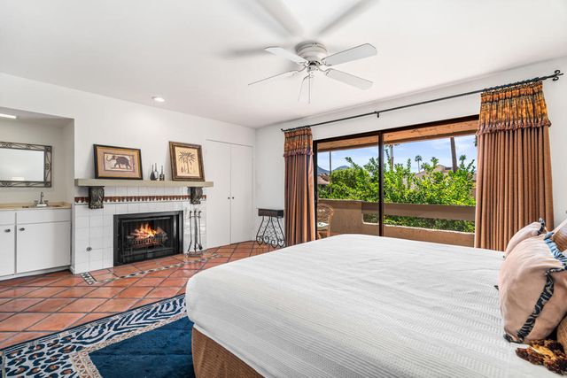 215 Calle Bravo, Palm Springs, CA 92264