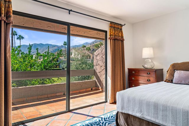 215 Calle Bravo, Palm Springs, CA 92264