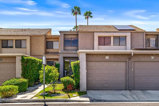 215 Calle Bravo, Palm Springs, CA 92264