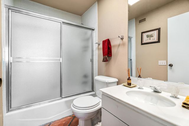 215 Calle Bravo, Palm Springs, CA 92264