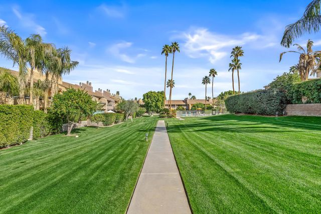 215 Calle Bravo, Palm Springs, CA 92264