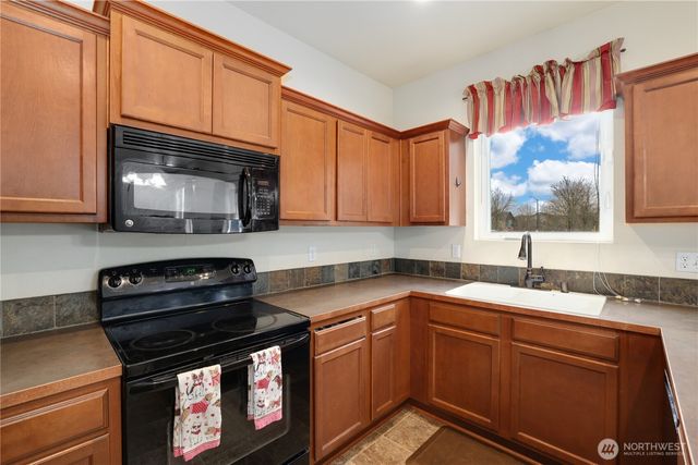 6857 Flute Street SE, Lacey, WA 98513