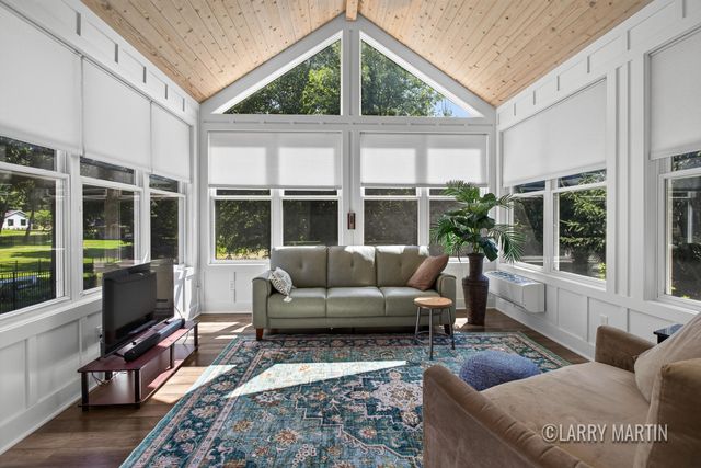 5982 Canal Avenue Sw, City Of Wyoming, MI 49418