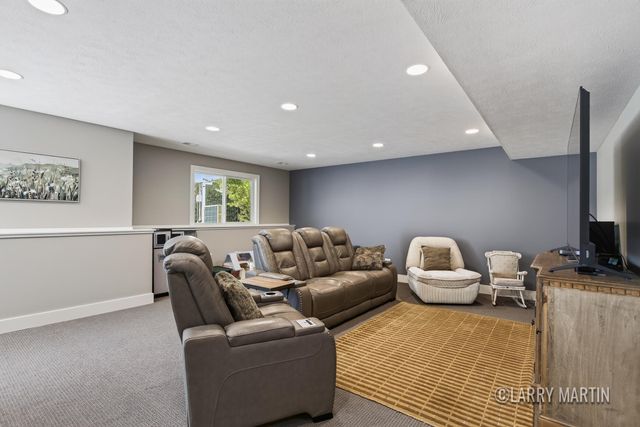 5982 Canal Avenue Sw, City Of Wyoming, MI 49418