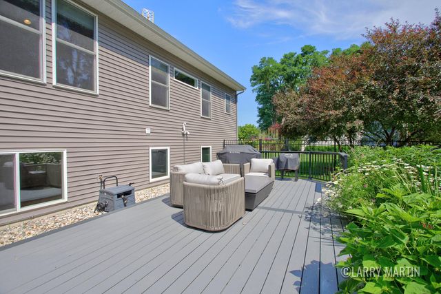 5982 Canal Avenue Sw, City Of Wyoming, MI 49418