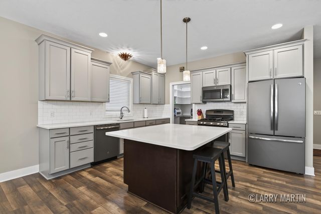 5982 Canal Avenue Sw, City Of Wyoming, MI 49418