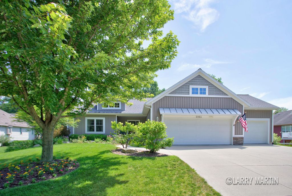 5982 Canal Avenue Sw, City Of Wyoming, MI 49418