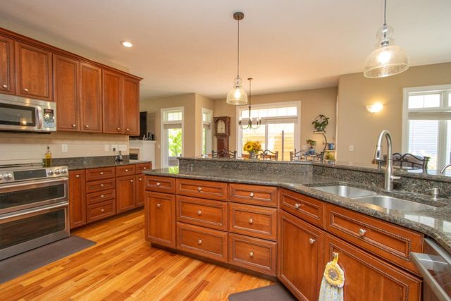 2346 Abbywood Lane, North Mankato, MN 56003