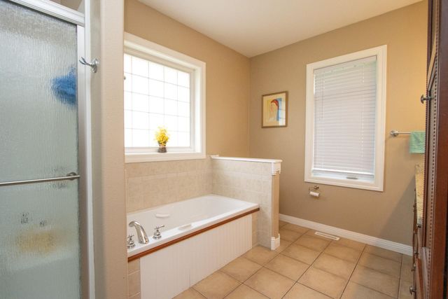 2346 Abbywood Lane, North Mankato, MN 56003