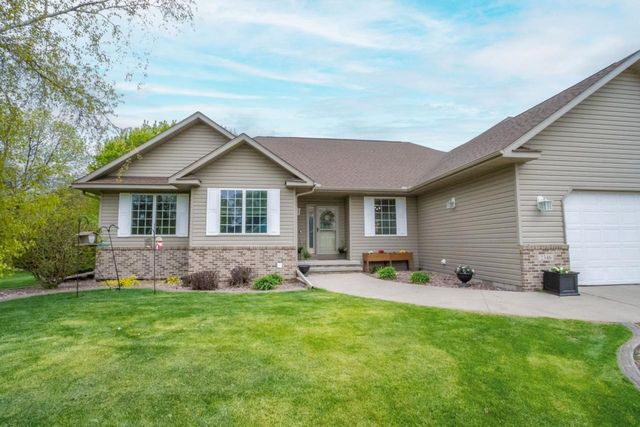 2346 Abbywood Lane, North Mankato, MN 56003