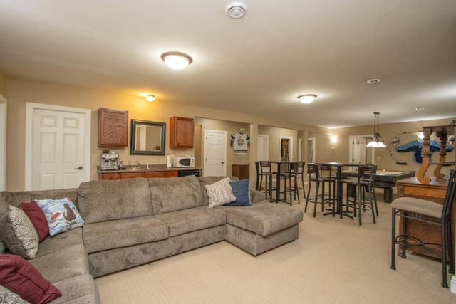 2346 Abbywood Lane, North Mankato, MN 56003