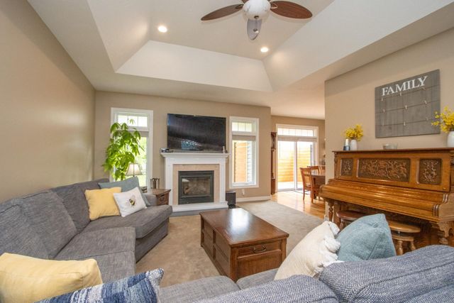 2346 Abbywood Lane, North Mankato, MN 56003