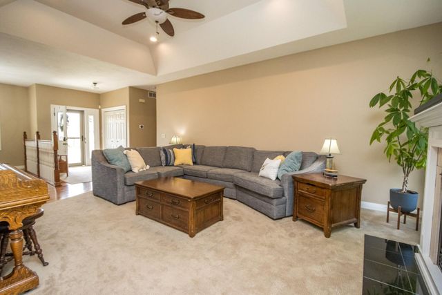 2346 Abbywood Lane, North Mankato, MN 56003