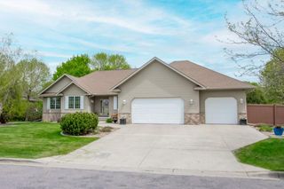 2346 Abbywood Lane, North Mankato, MN 56003