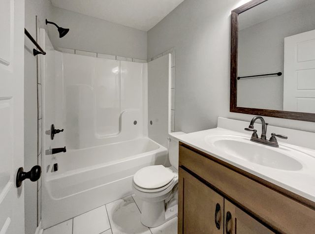 245 Ledina Ct, Clarksville, TN 37043