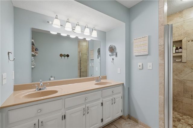 16 Ledbetter Lane, Bella Vista, AR 72715