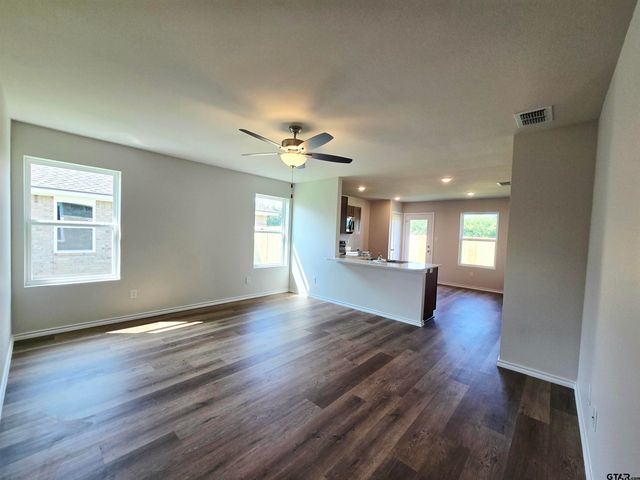 1700 Meadow Lane, Whitehouse, TX 75791