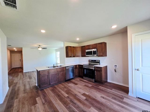 1700 Meadow Lane, Whitehouse, TX 75791