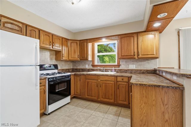 8540 Morrilton Circle NW, North Canton, OH 44720