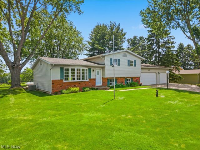 8540 Morrilton Circle NW, North Canton, OH 44720