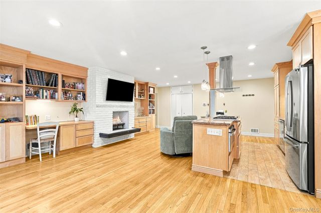 216 Purchase Street F, Rye, NY 10580