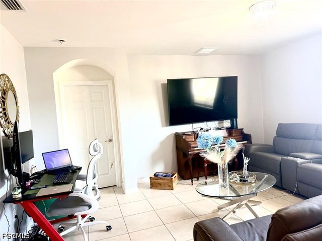 1416 NW 9th TER, Cape Coral, FL 33993