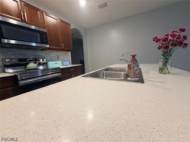 1416 NW 9th TER, Cape Coral, FL 33993