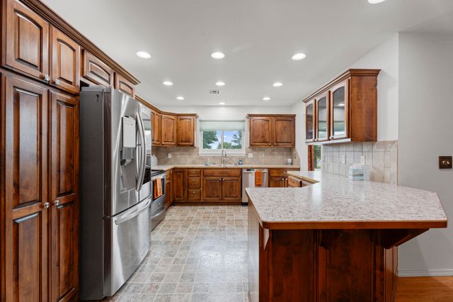 63941 E 297 Lane, Grove, OK 74344