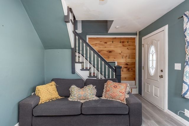 17 Anawan St, Taunton, MA 02780