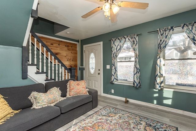 17 Anawan St, Taunton, MA 02780