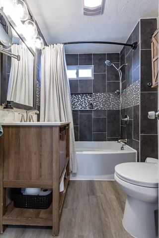 17 Anawan St, Taunton, MA 02780