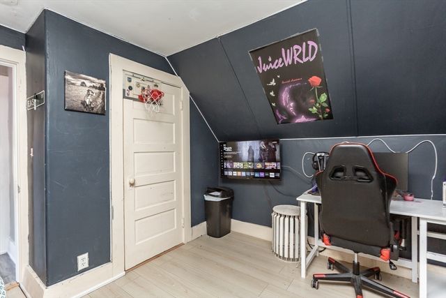 17 Anawan St, Taunton, MA 02780