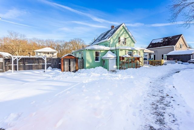 17 Anawan St, Taunton, MA 02780