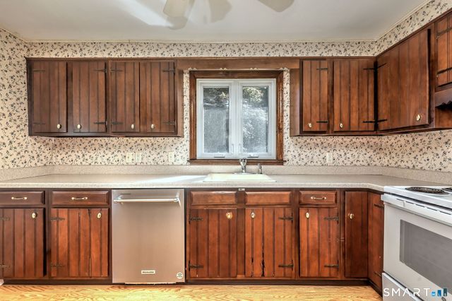 599 Buckingham Avenue, Milford, CT 06460