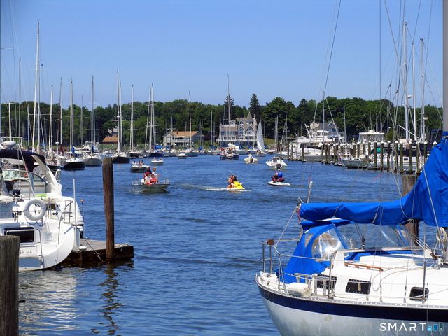 599 Buckingham Avenue, Milford, CT 06460