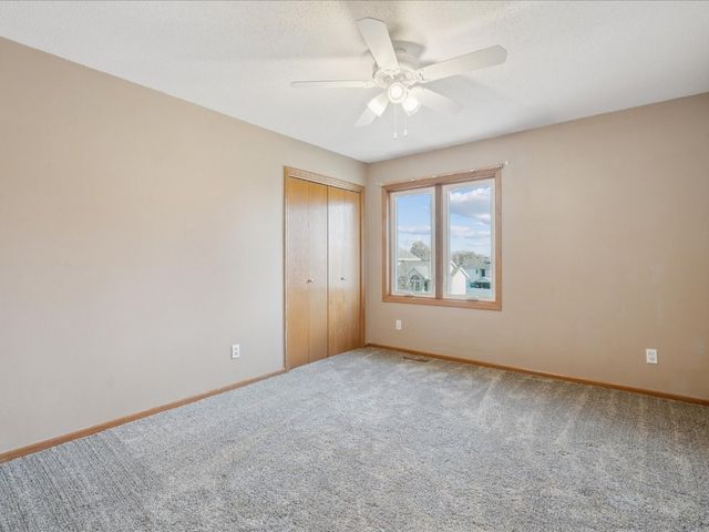 3090 Primrose St, Marion, IA 52302